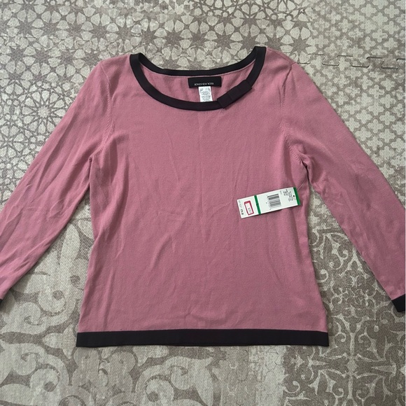 Jones New York Pink Top with Black Accents - Picture 1 of 7